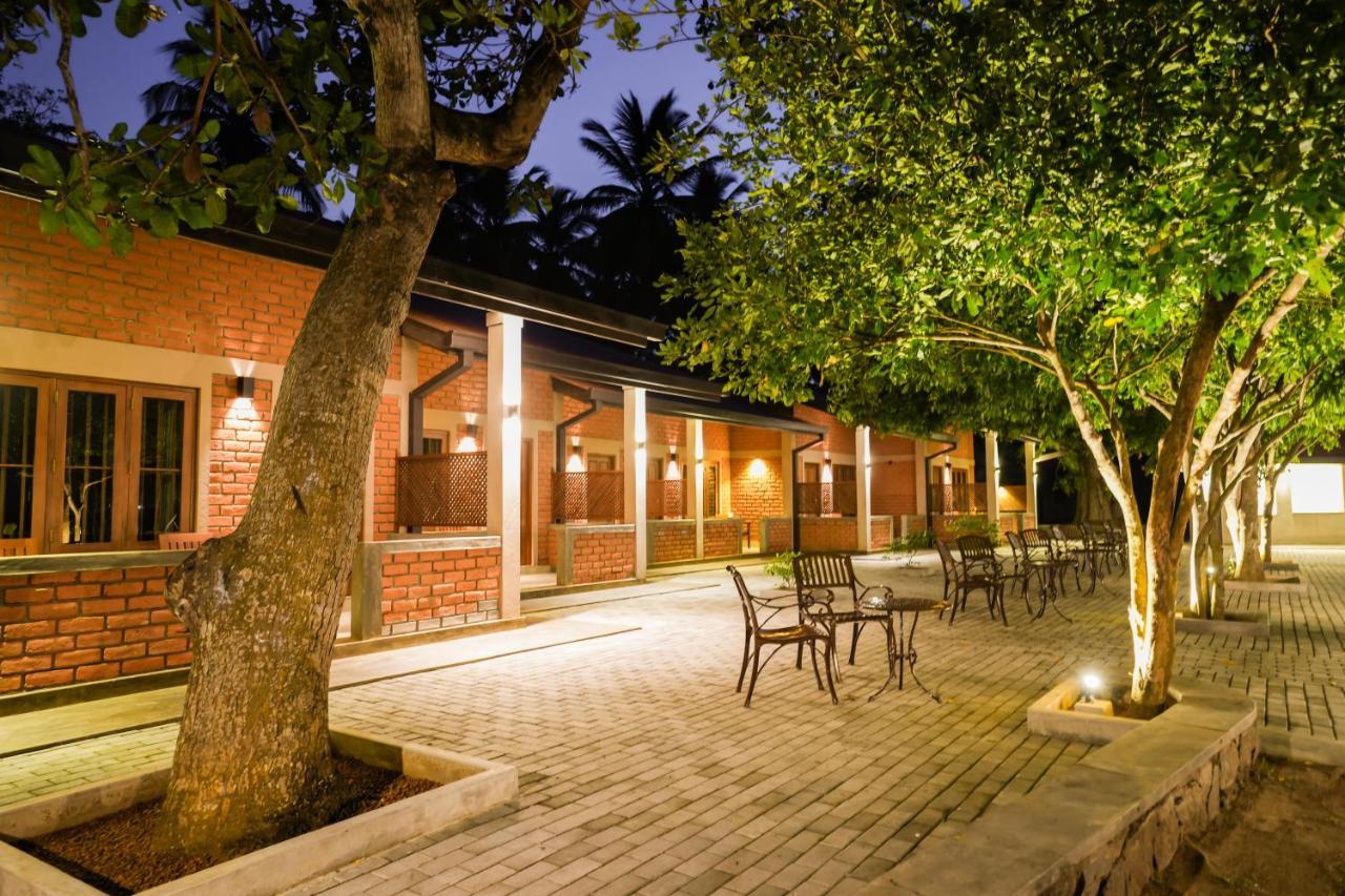Malala Retreat Otel Hambantota Dış mekan fotoğraf
