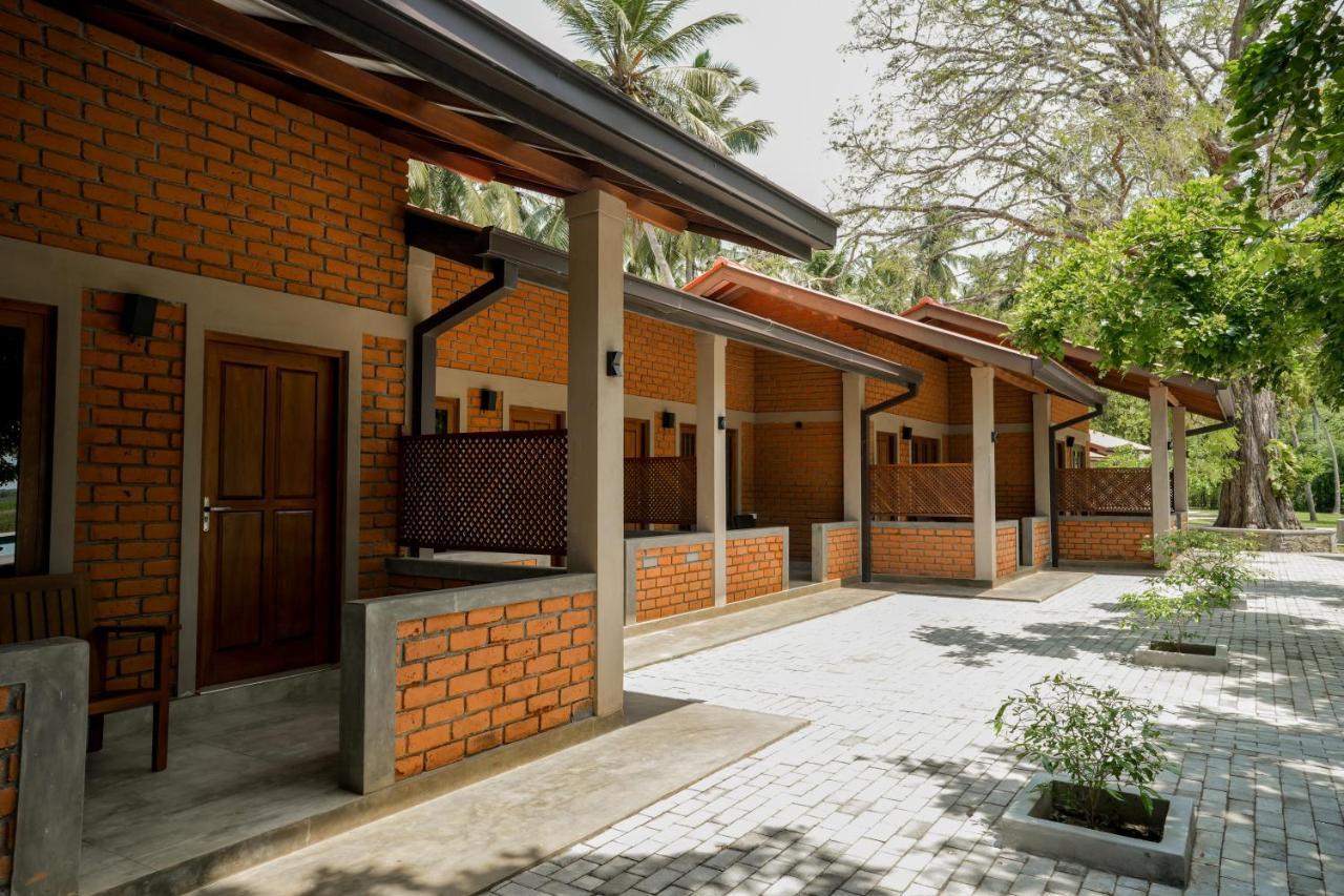 Malala Retreat Otel Hambantota Dış mekan fotoğraf