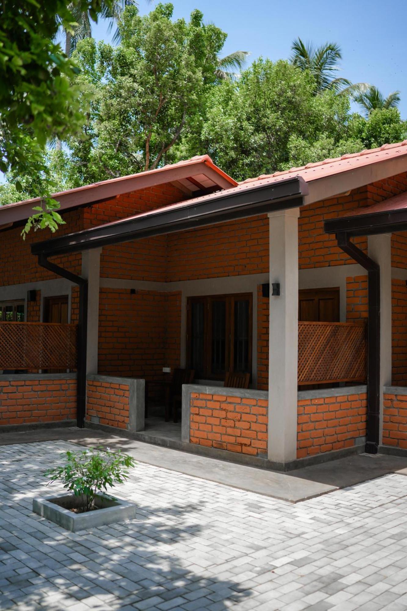 Malala Retreat Otel Hambantota Dış mekan fotoğraf